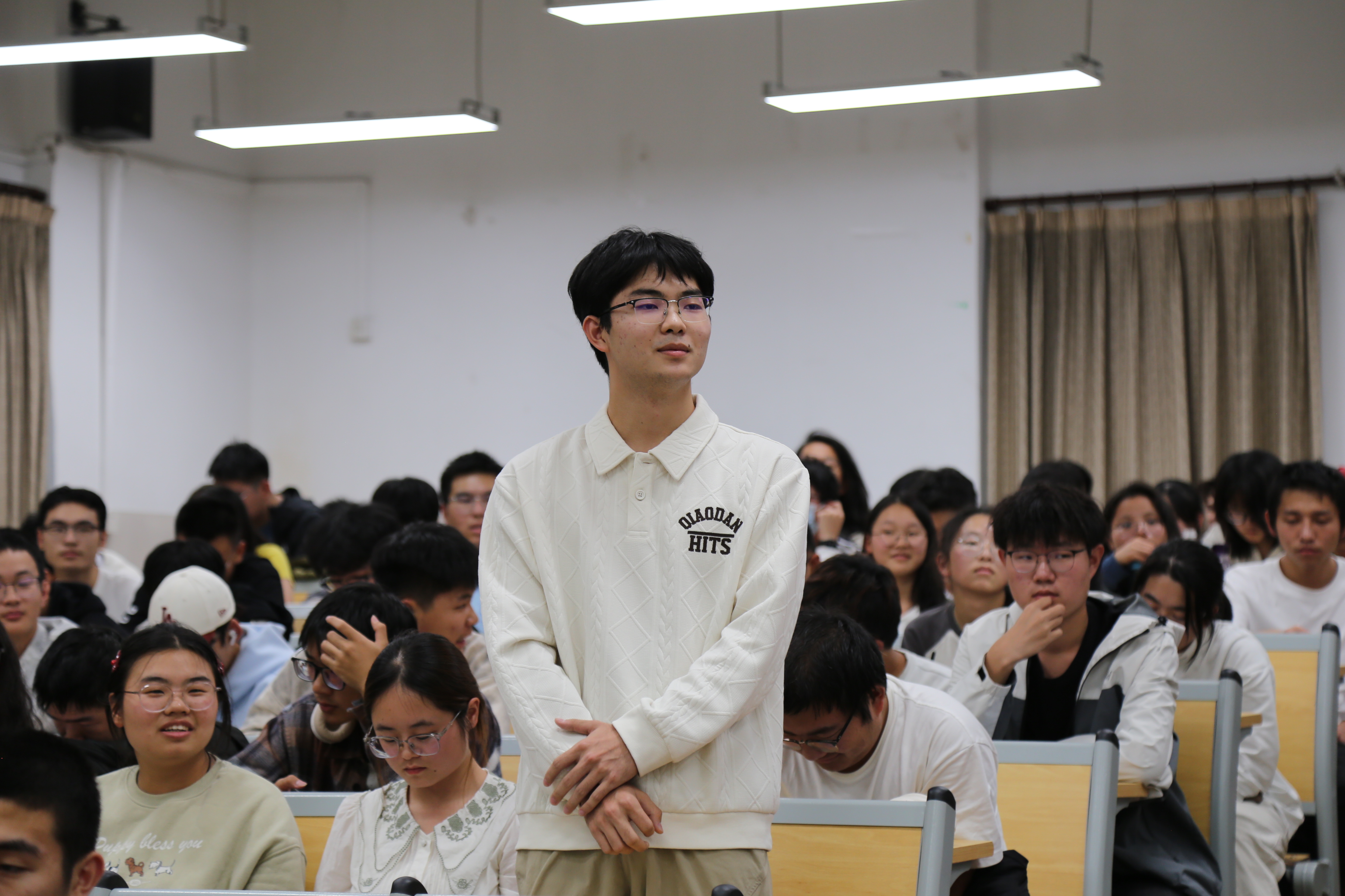 1760690946362079.jpg 1760690946362079.jpg